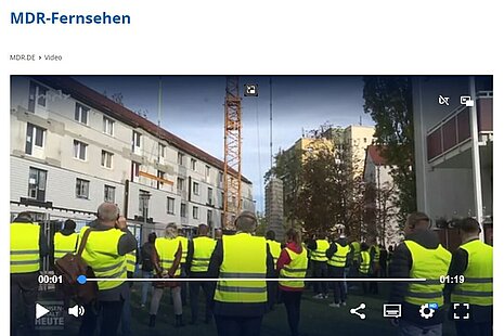 Screenshot vom MDR Videobeitrag: Wohnblock-Sanierung mit Fertigteilen in Merseburg 