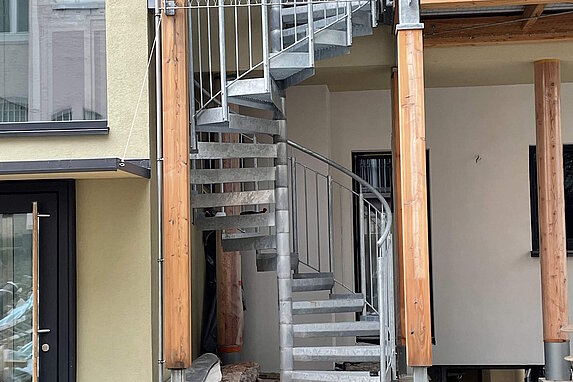 Wendeltreppe außen an einem Haus